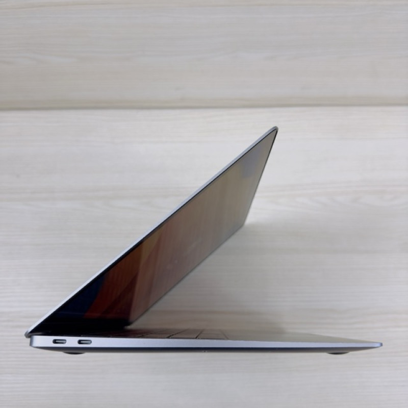 MacBook Air 2019 Space  i5 1.6ghz 16/256